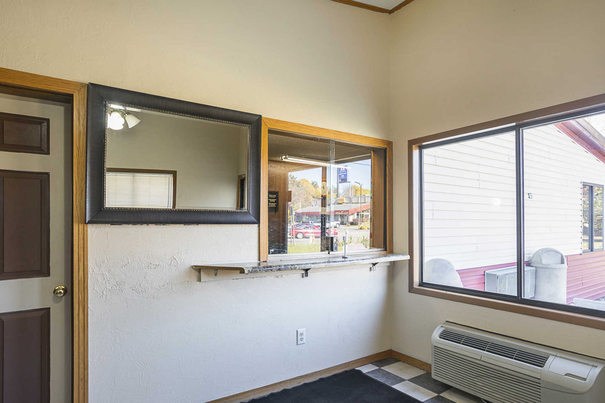 Fairbridge Inn Express Battle Creek Interior photo