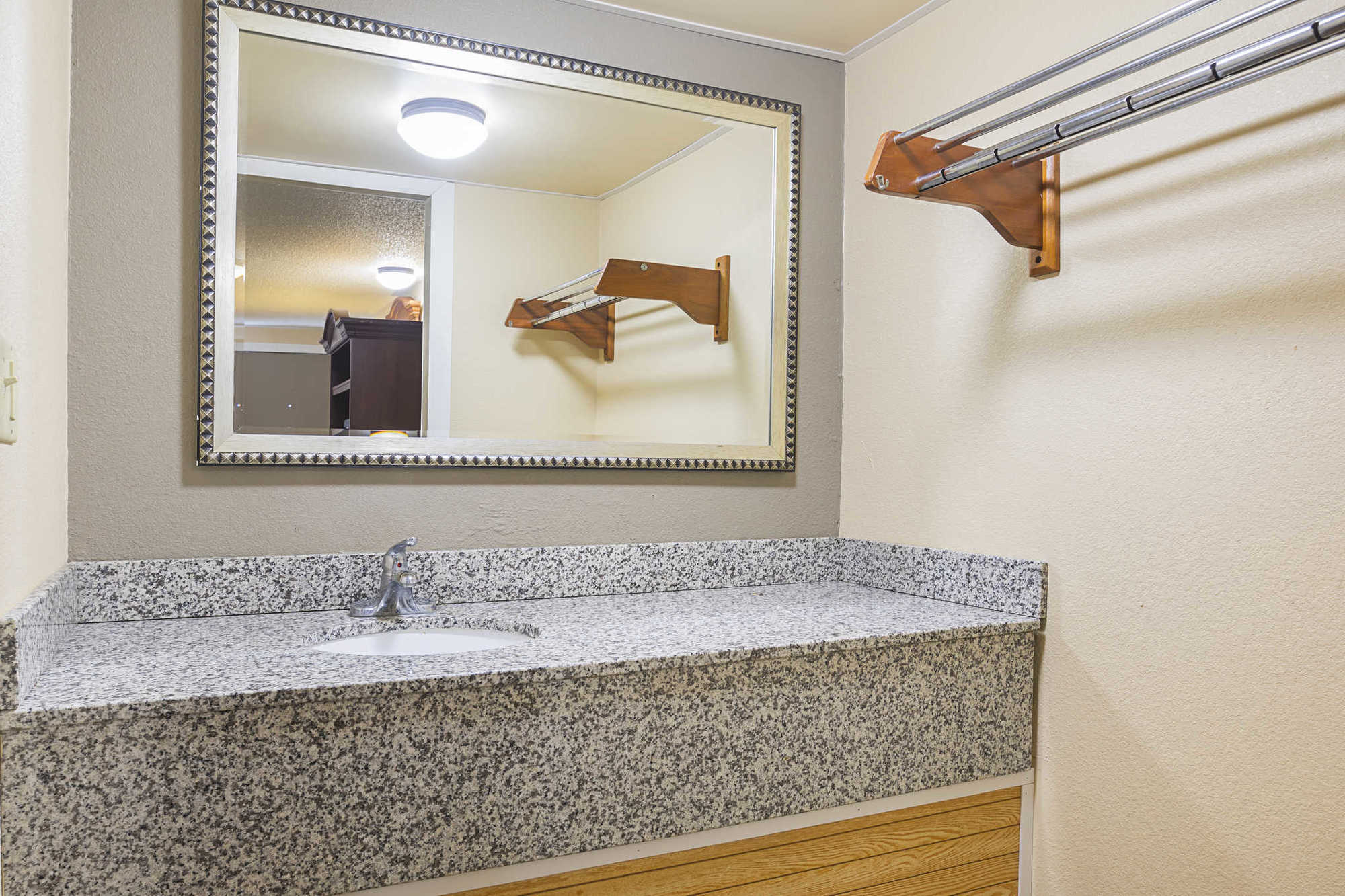 Fairbridge Inn Express Battle Creek Room photo